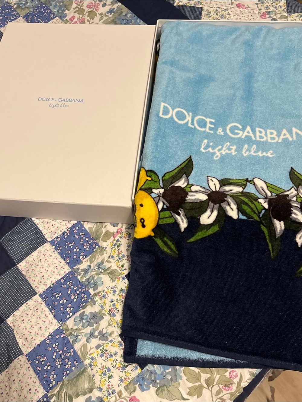 Dolce & Gabbana Light Blue Beach,60”x33”
Towel Lemons w/ Box * NEW OLD STOCK